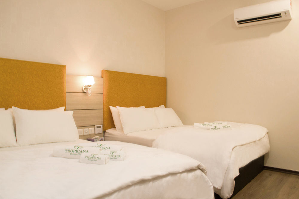 Tropicana Homestay Muar Exterior photo