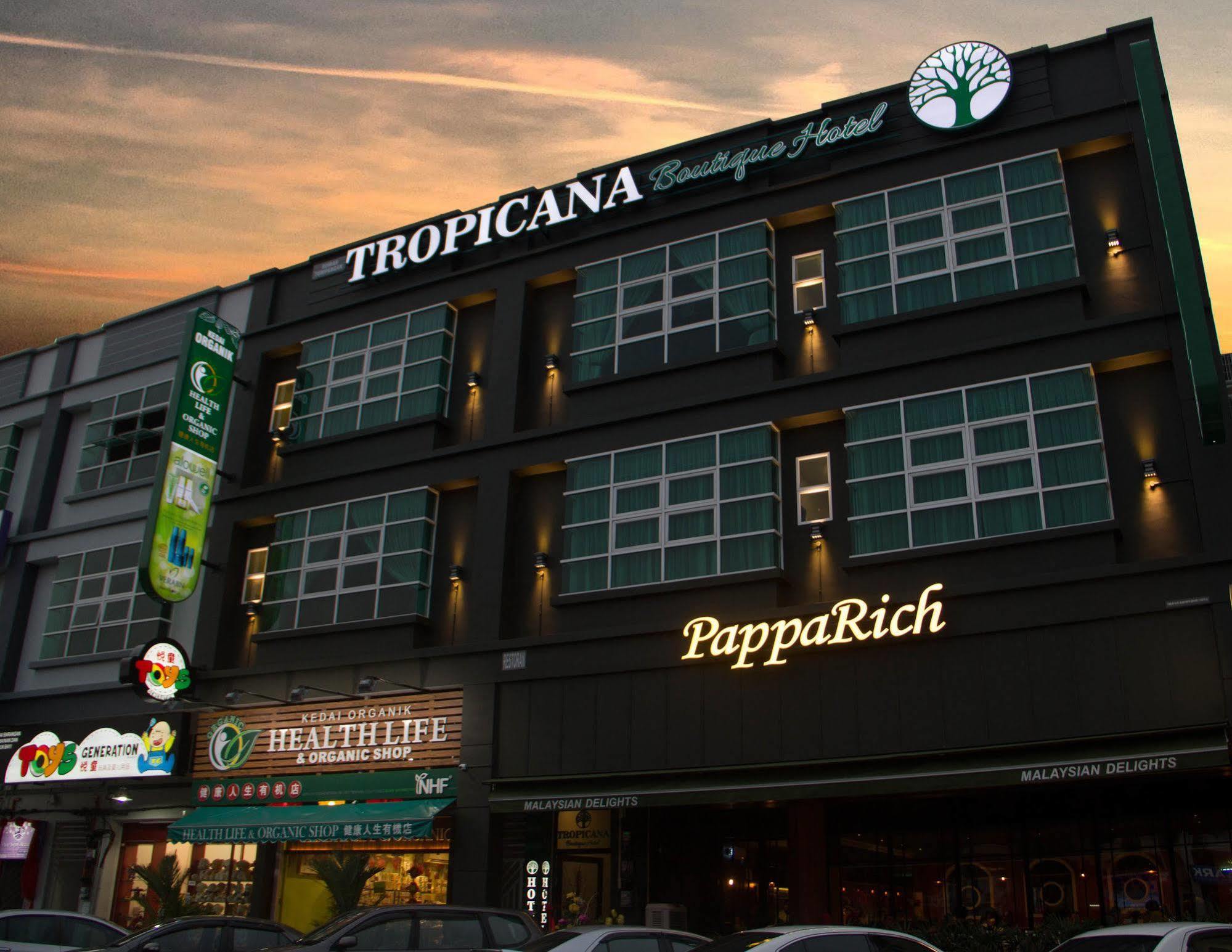 Tropicana Homestay Muar Exterior photo